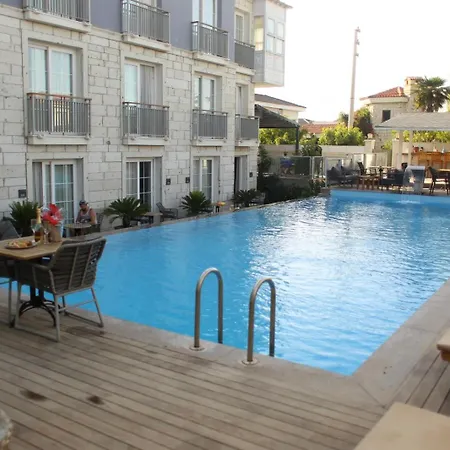 Alalucca Hotel By Elda Ξενοδοχείο *